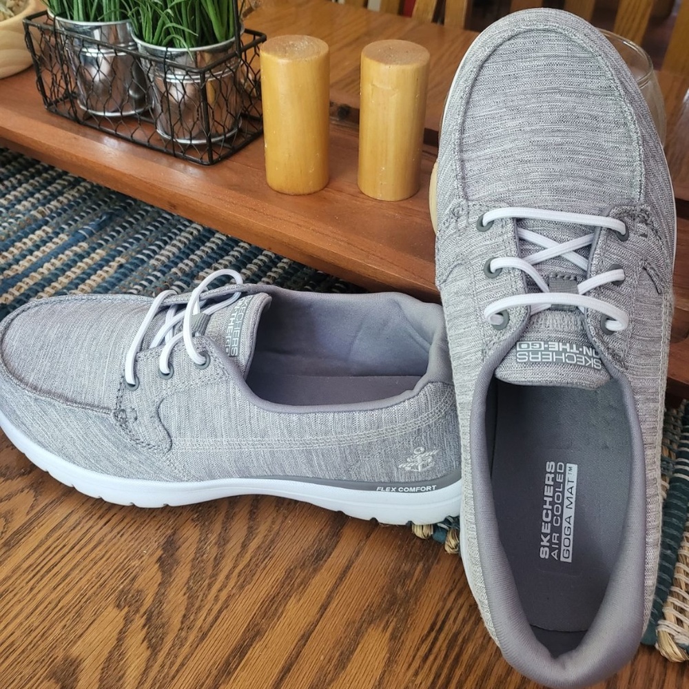 Skechers On the Go flex shoe size 8 wide